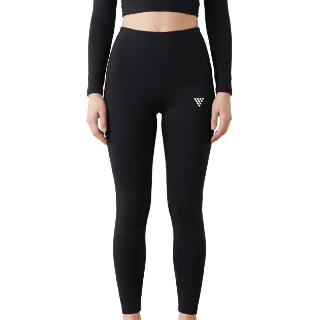 Female model wearing black women’s training leggings